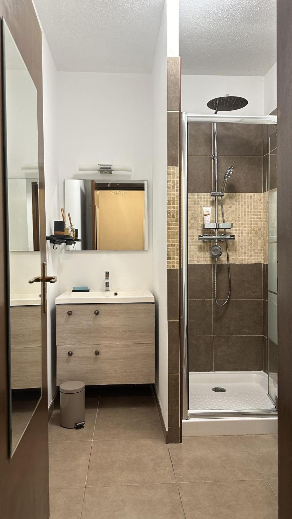 Maenat Apartamento