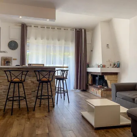 Apartement Maenat Borgo  Buitenkant foto